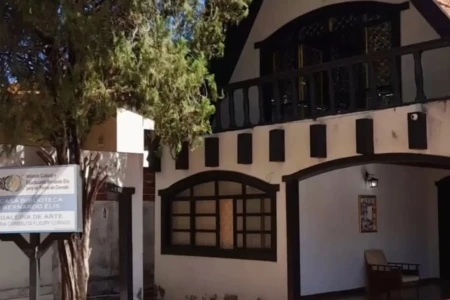 Restauro da Casa-Museu Bernardo Élis resgata memória do único goiano na Academia Brasileira de Letras espaço no Jardim América