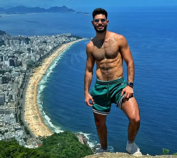 image Médico é demitido de hospital após abrir conta no OnlyFans; veja fotos de Nico Zetta