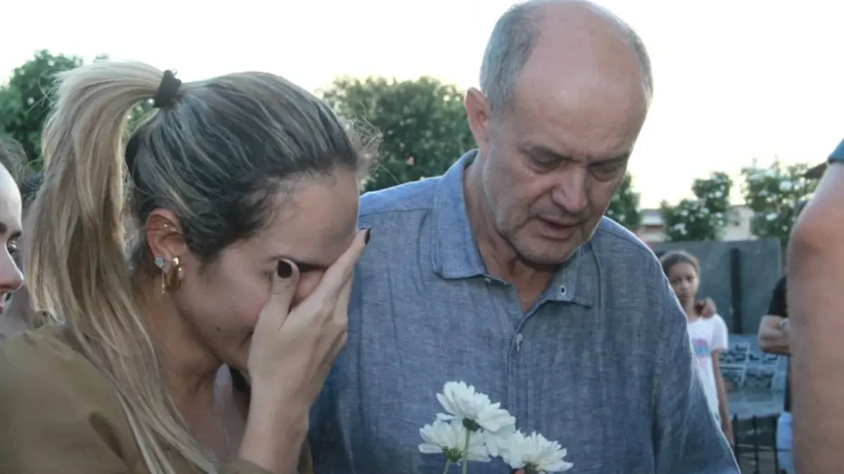 Mãe teria ouvido ameaças no enterro de criança morta pelo pai, em Itumbiara (Foto: André Bragança, para o Mais Goiás)