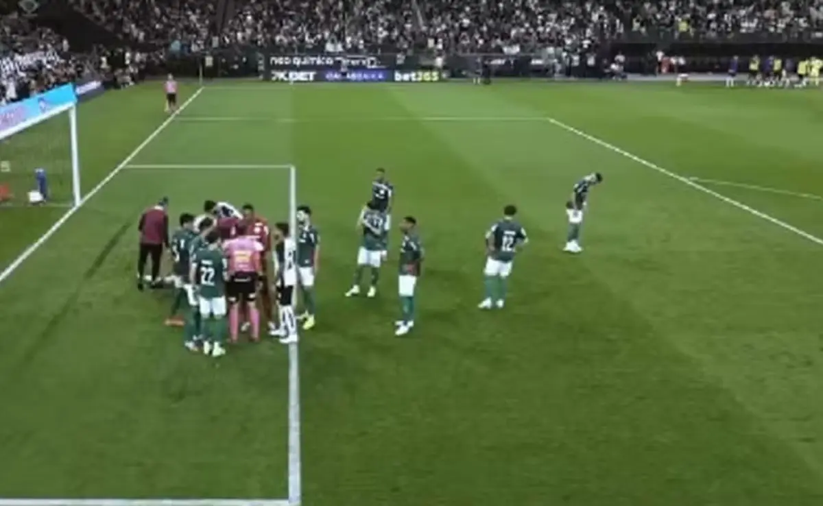 Andreas Pereira durante partida contra o Corinthians