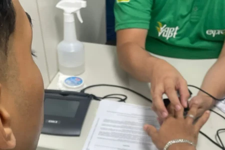 Jovem goiano de 18 anos sem documentos dá entrada no RG e pega ainda este mês