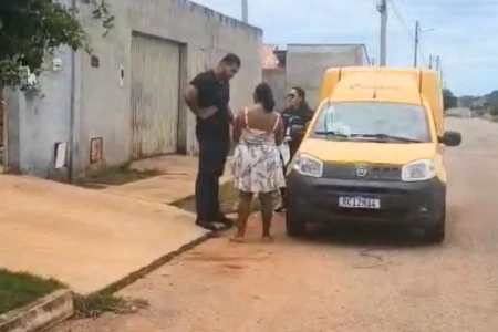 Jovem é flagrada recebendo medicamento abortivo pelo correio em Porangatu (Foto: Reprodução)