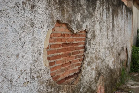 Empresa deve indenizar família após obra destruir a casa em que viviam, em Valparaíso