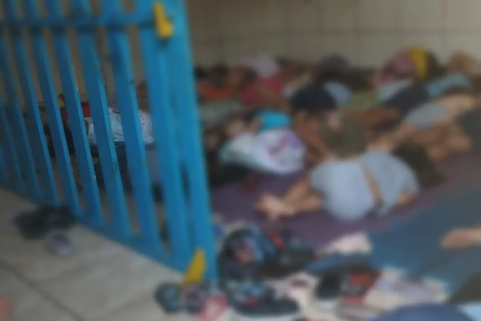 crianças x berçário x chao