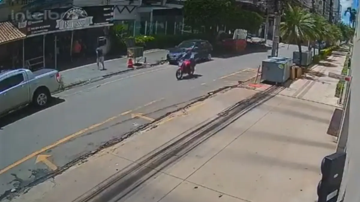 'Olhou feio': homem persegue e tenta agredir moradora do Bueno, que é salva por vizinhos