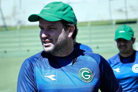 Daniel Paulista, treinador do Goiás