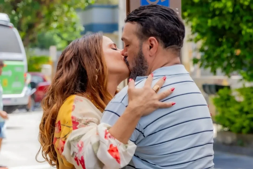 Marido de Viviane Araújo fala de ciúmes após cena de beijo entre a atriz e o ex, Belo Viviane e Belo estão no elenco da novela 'Três Graças'