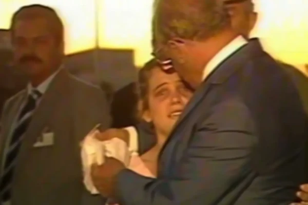 Há 43 anos, menina de Itaberaí driblou a segurança e entregou carta ao presidente da república Figueiredo; vídeo