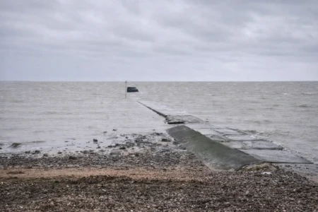 Entregador segue GPS e atola van em rota conhecida como “caminho mais mortal” da Grã-Bretanha Rota de 600 anos registrou 100 mortes