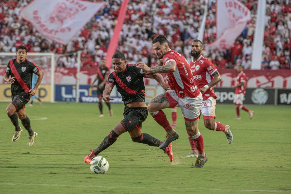 Vila Nova 1x2 Atlético