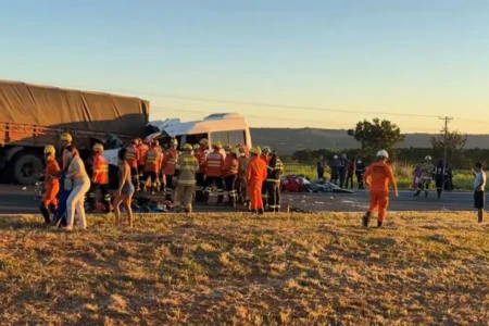 'Acabei com a minha vida', disse motorista de van após acidente que matou 5 pessoas na BR-020