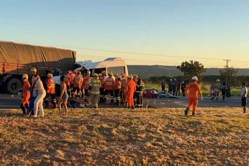 'Acabei com a minha vida', disse motorista de van após acidente que matou 5 pessoas na BR-020