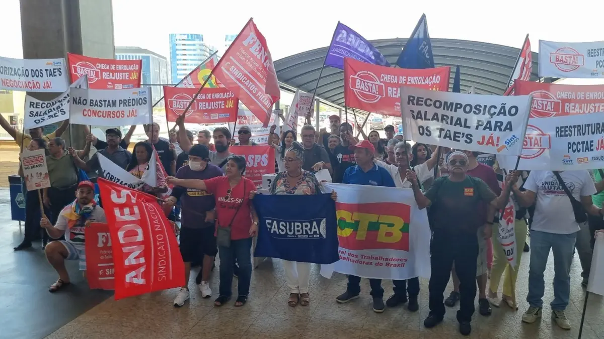 Técnicos-administrativos das federais discutem greve nesta sexta-feira