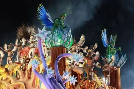 Escola que homenageou Lula, Acadêmicos de Niterói é rebaixada no Rio