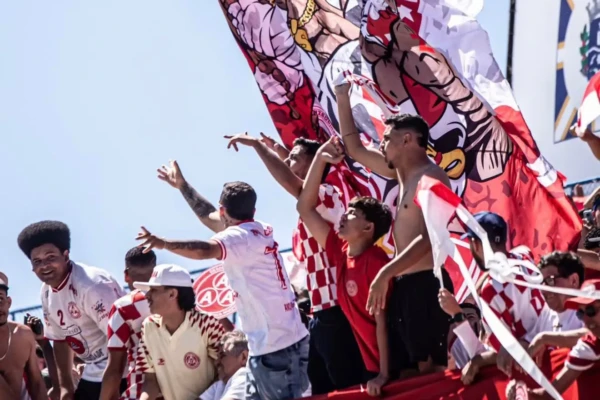 Anapolina define preços e inicia venda de ingressos para semifinal do Goianão
