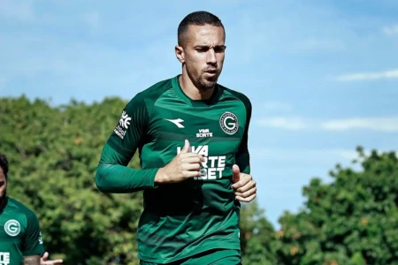 Nicolas, lateral do Goiás