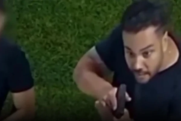 Quem é e quanto ganha o servidor da PF que ameaçou homem com arma ao achar que ele era gay Diego de Abreu Souza Borges vídeo espetinho no DF