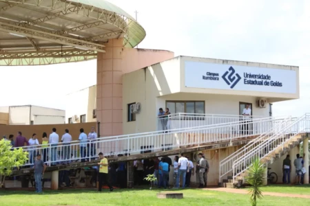 Prédio da UEG em Itumbiara (GO)