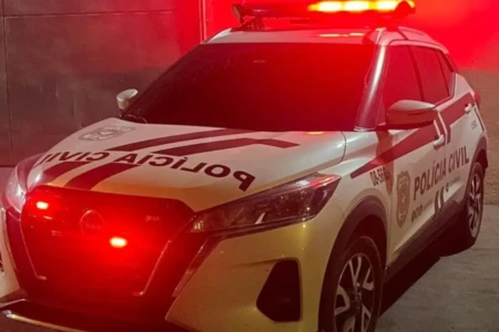 Viatura da PC no local do crime - (Foto: Reprodução/PC)