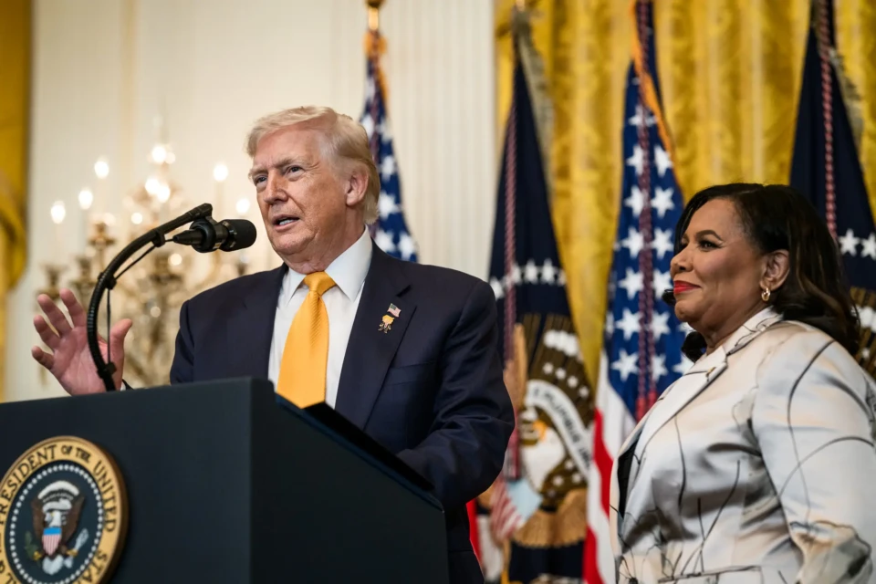 Trump anuncia envio de navio-hospital à Groenlândia e eleva tensão com a Dinamarca (Foto: Casa Branca)