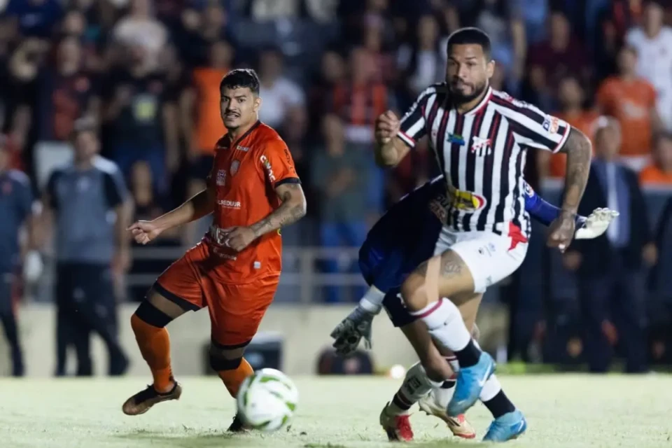 Partida entre Anápolis e Abecat no Goianão