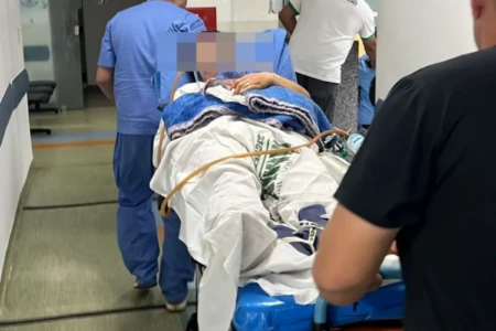 Imagem da mulher já no hospital em Goiânia