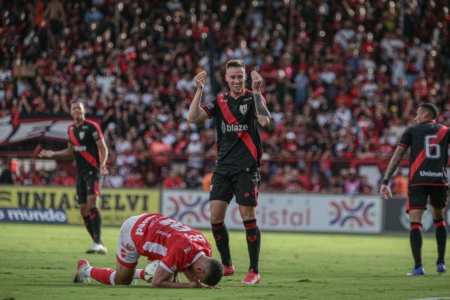 Vila Nova ainda não venceu clássicos em 2026