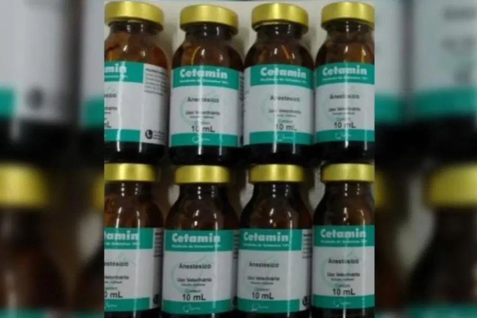 Frascos de cetamina ofertados por traficante - (Foto: Pedro Moura/Mais Goiás