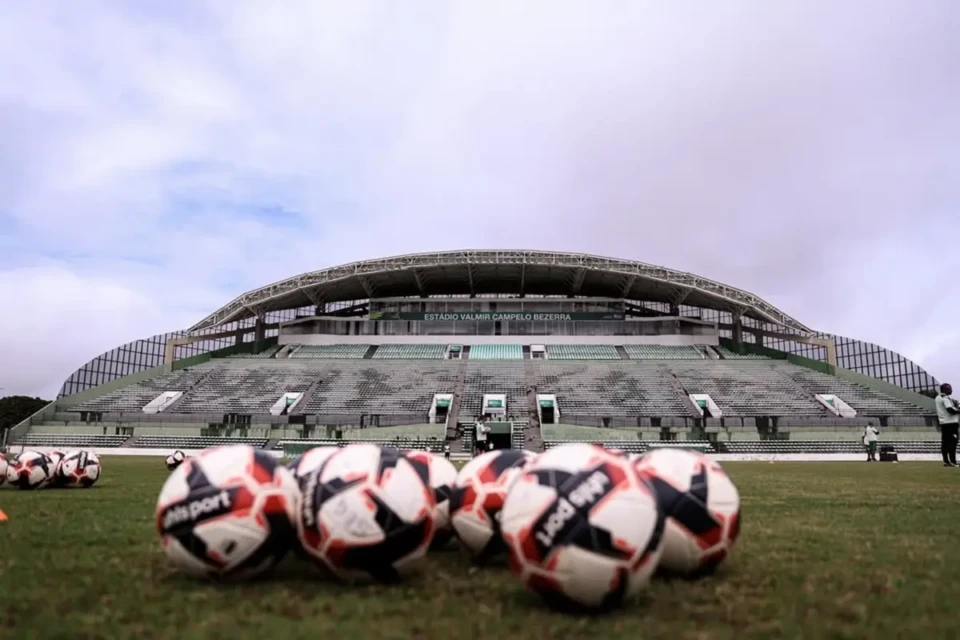 Estádio Bezerrão irá receber Gama e Goiás