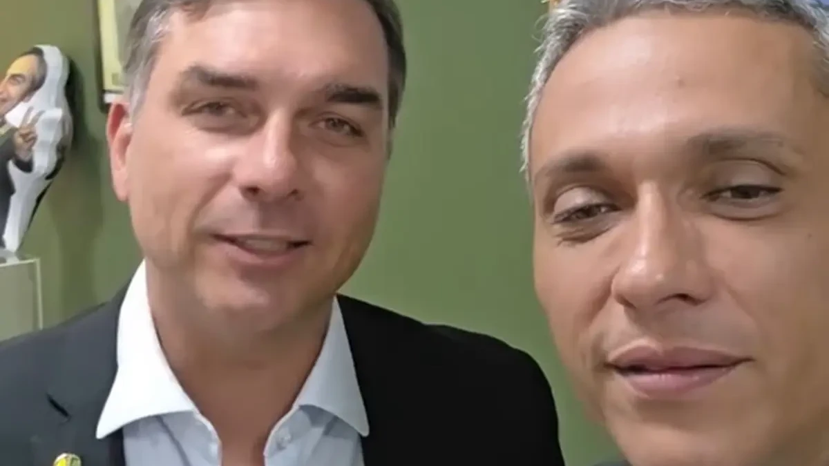 flávio-bolsonaro-e-gustavo-gayer