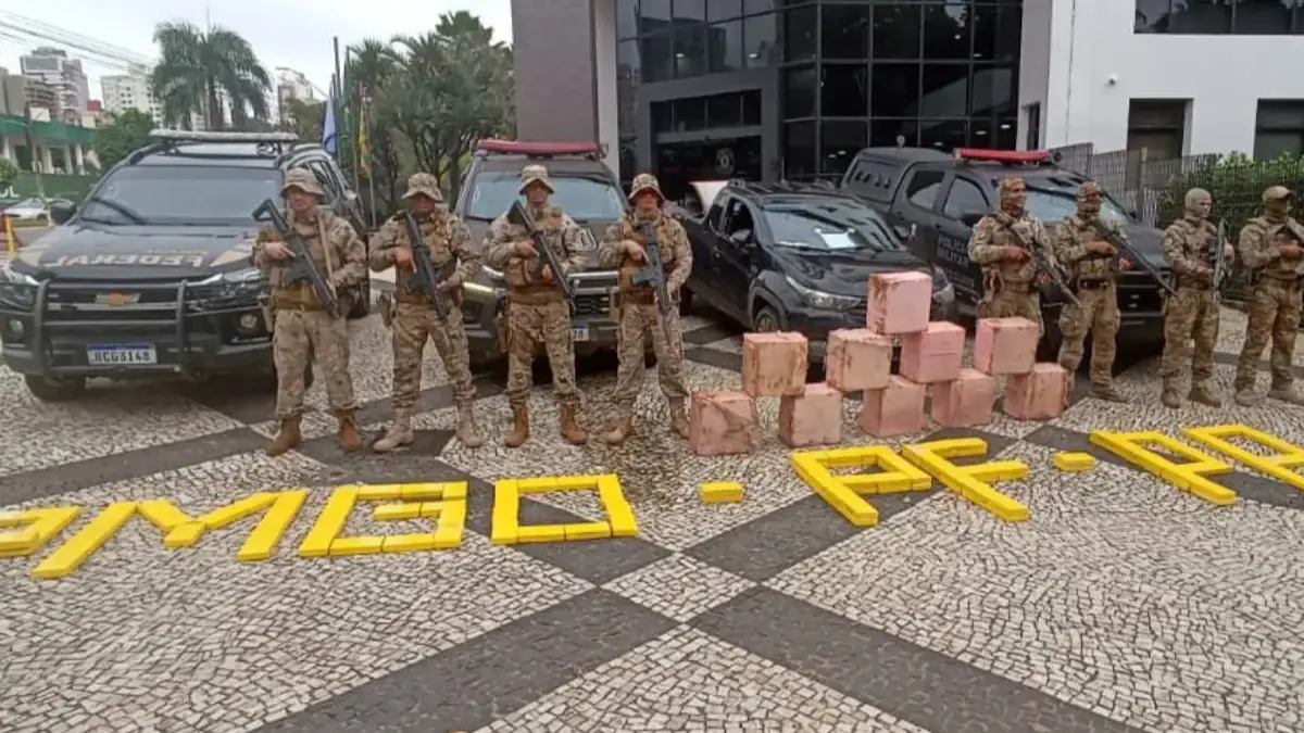Drogas apreendidas foram apresentadas à PF, em Goiânia - (Foto: divulgação/PM)