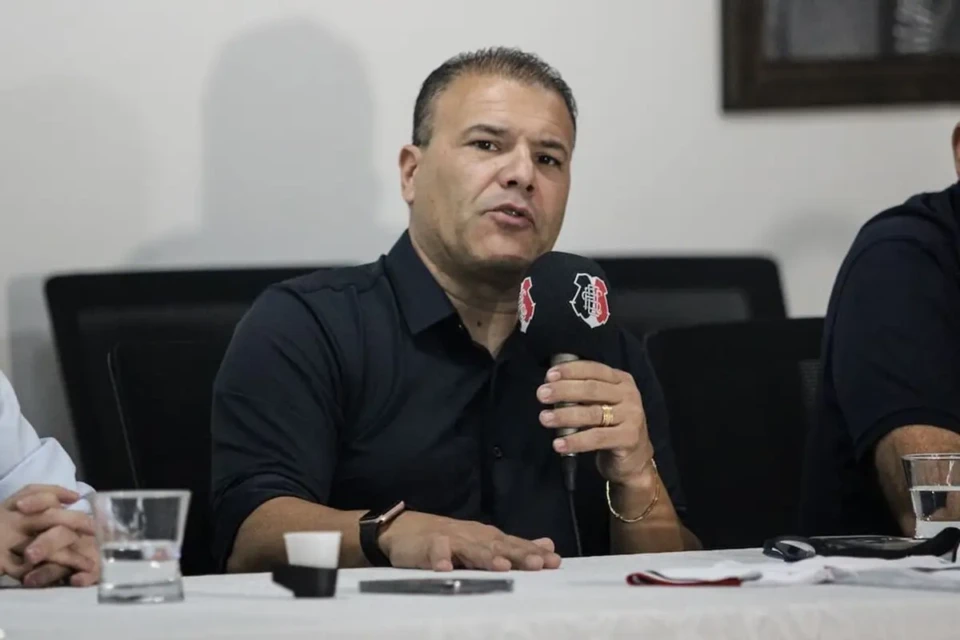 Harlei Menezes em passagem pelo Santa Cruz