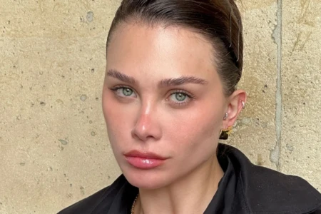 Socos e queda: Flávia Pavanelli usa óculos com câmera e filma briga de vendedores floricultura em Ipanema, no Rio de Janeiro