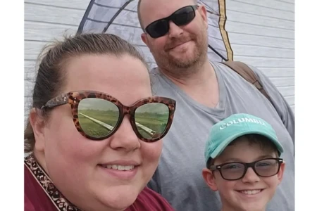 Mãe do garoto desabafou: "Perdi os dois" Menino mata o pai após ser proibido de jogar videogame no seu aniversário de 11 anos