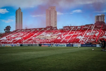 Torcida do Vila Nova no OBA