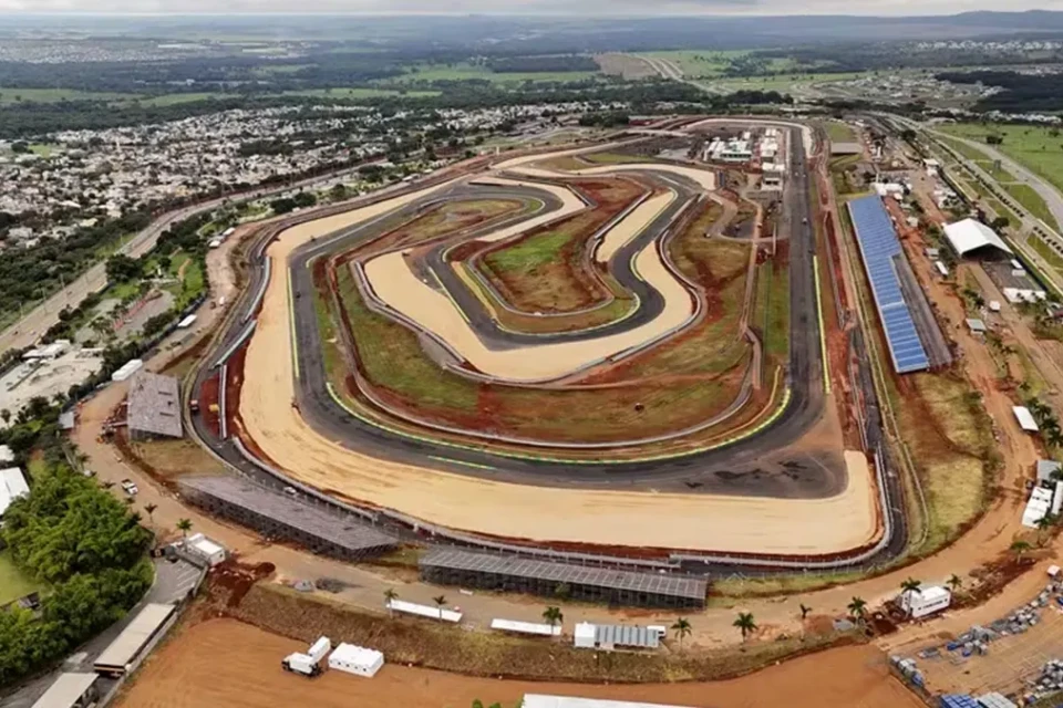 Mais de 200 estudantes irão atuar como voluntários no MotoGP