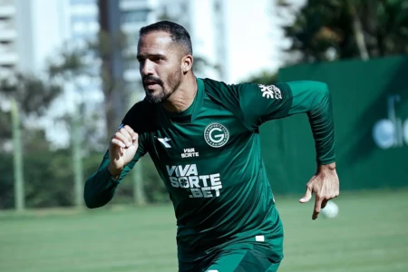 Anselmo Ramon é a esperança de gol do Goiás no Goianão