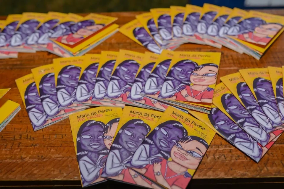 maria da penha x escolas