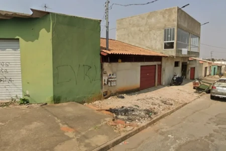 Réu será julgado por homicídio qualificado Vizinho é acusado de matar idoso após briga por galinha e latidos de cachorro em Goiânia