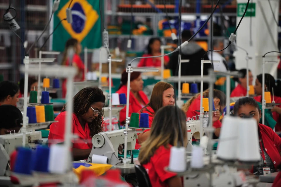 11-12-2024-03072024fabrica_brasil