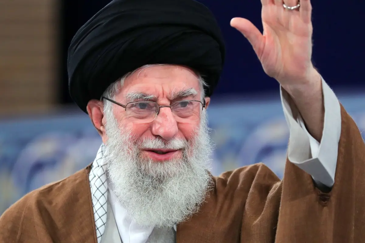 Assassinado por Trump e de Netanyahu, Khamenei liderou Irã por mais de 35 anos (Foto: redes oficiais)