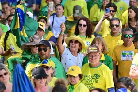 'Acorda Brasil' reúne lideranças de direita em Goiânia em ato contra ministros do STF e Lula