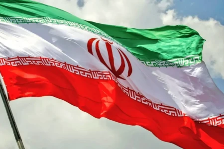 Irã eleva para 153 as estudantes mortas em ataque a escola