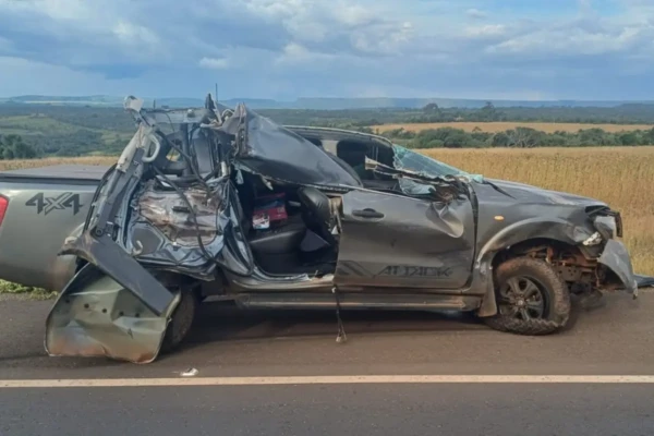 caminhonete x acidente