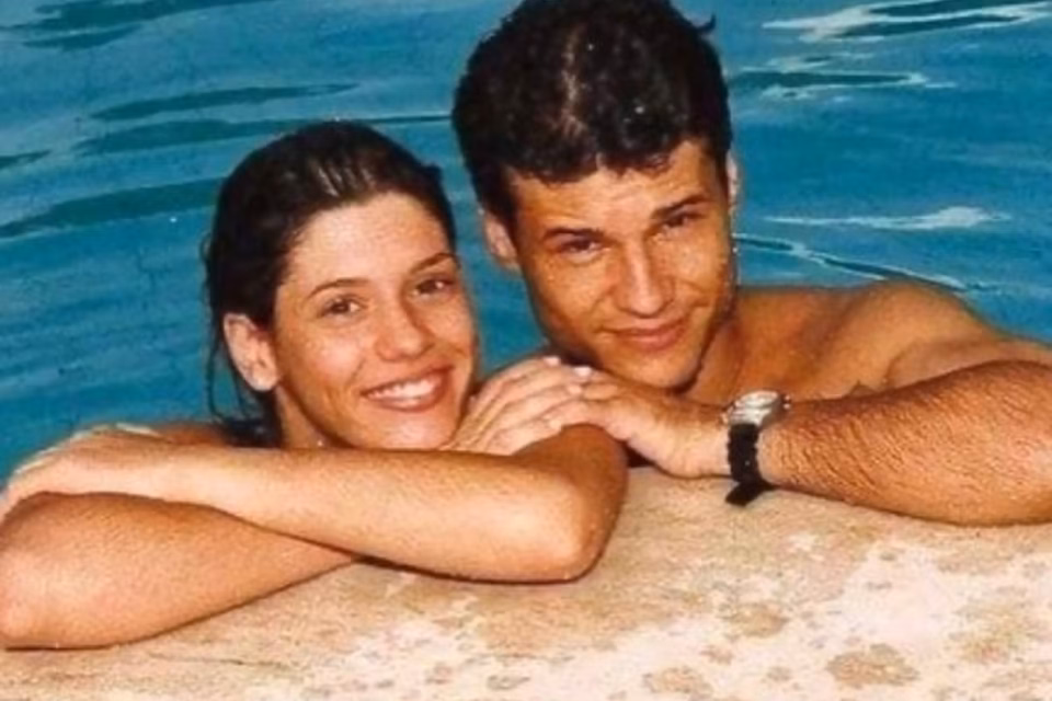 Ex-namorada de Dinho relembra relação e publica fotos raras dos Mamonas Assassinas