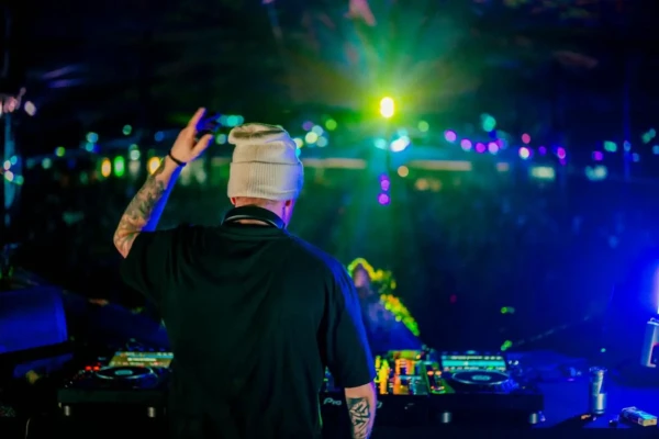 Festival de música eletrônica terá 26 horas de programação com atrações internacionais em Goiânia