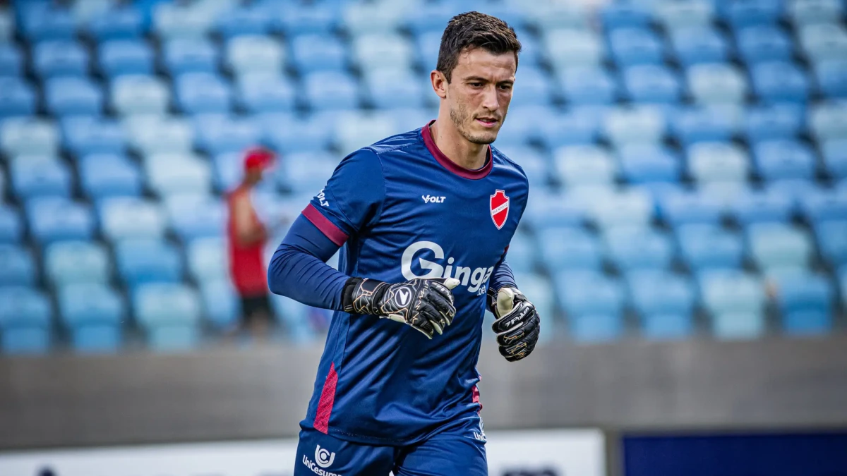 Airton em passagem pelo Vila Nova