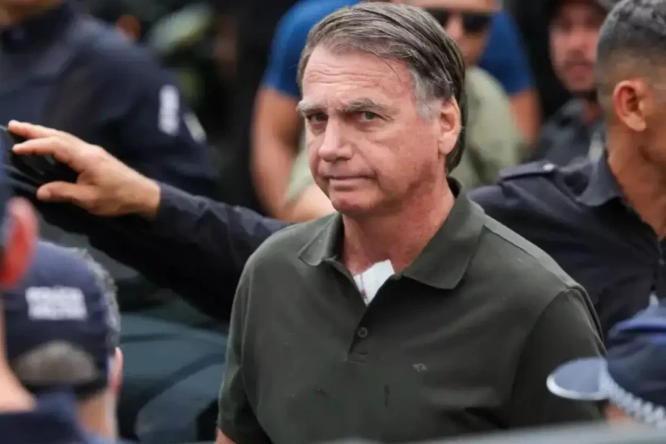Moraes nega de novo pedido de prisão domiciliar para Bolsonaro Ex-presidente segue preso na Papudinha, em Brasília, após condenação pelo STF