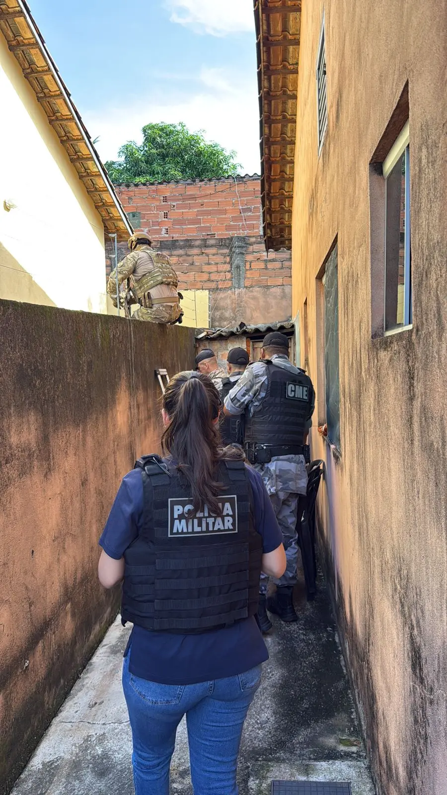 Após bate-boca em bar, homem joga mulher para fora de carro e prende filhos em casa 4 whatsapp image 2026 03 01 at 15 14 34 1 Após bate-boca em bar, homem joga mulher para fora de carro e prende filhos em casa