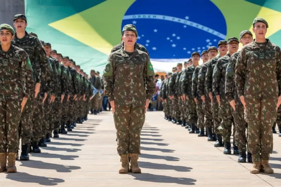 Imagem mostra mulheres que irão integrar as Forças Armadas em diferentes regiões do País